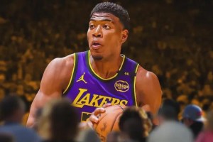 星空体育登录入口-进攻完美防守白给的八村塁，是继续留队还是远走高飞？